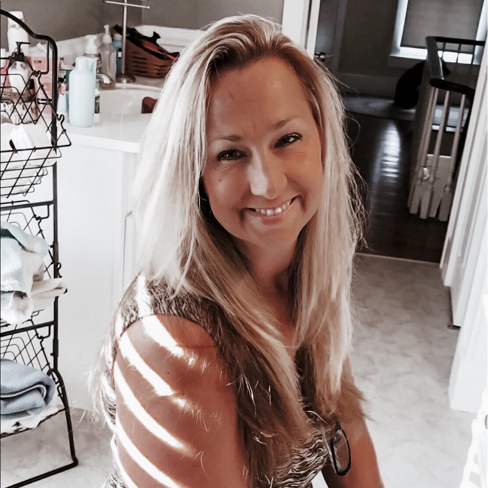 Meet your Posher, Lisa - Picture 1 of 1
